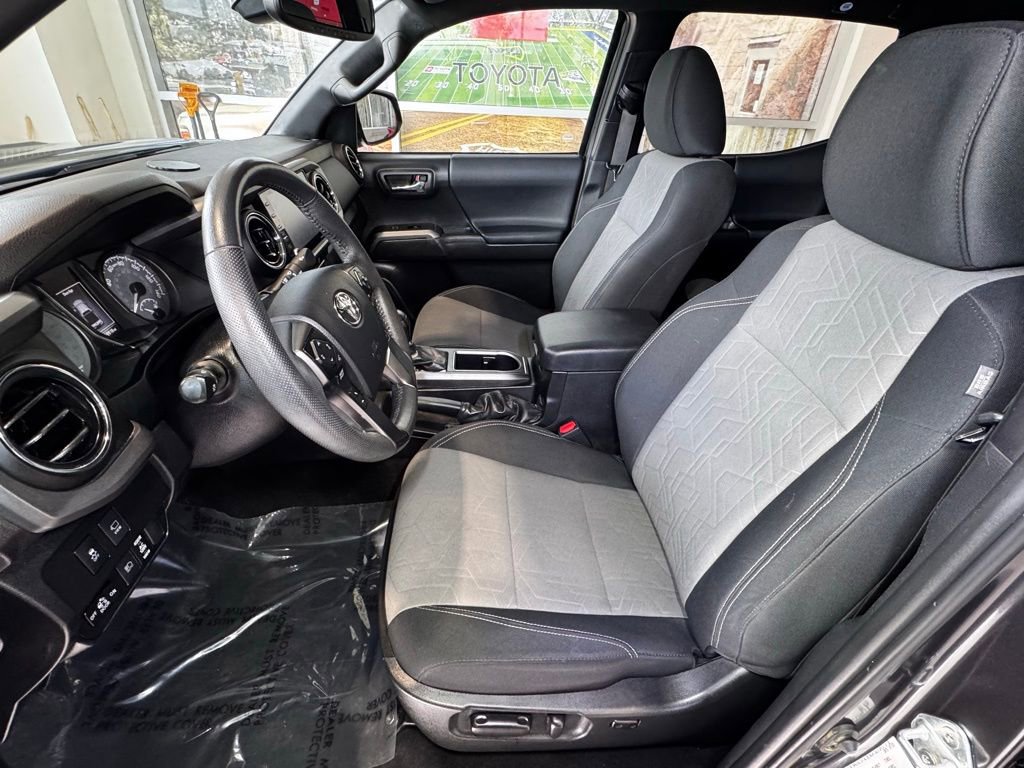 Used 2023 Toyota Tacoma TRD Sport w/ Advanced Technology Package image 19