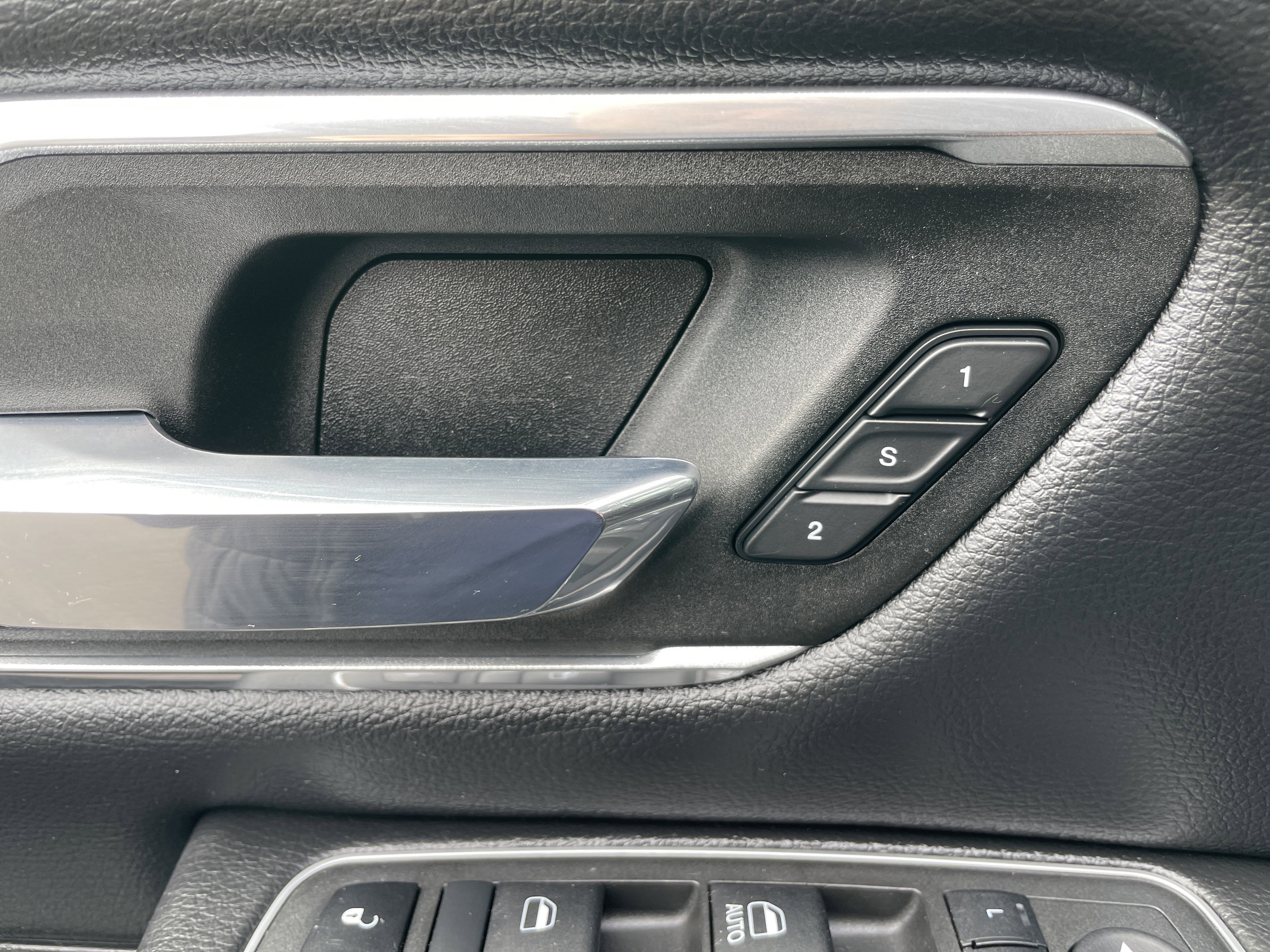 Certified 2022 RAM 1500 Laramie image 37