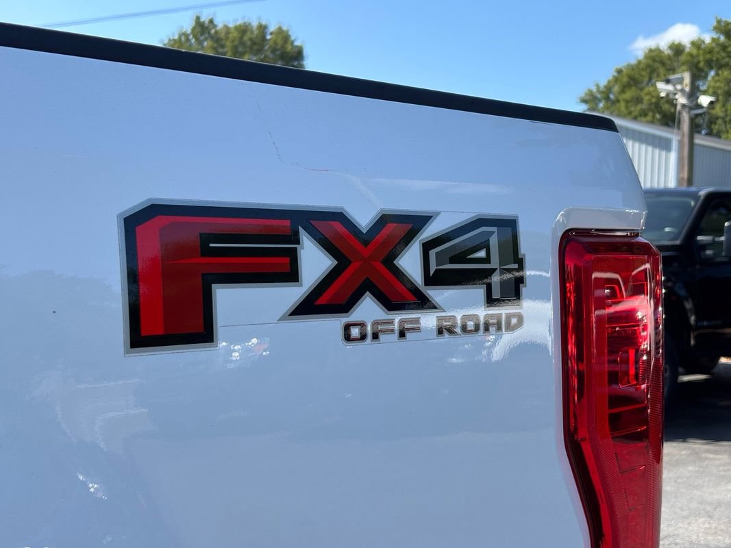 Used 2017 Ford F250 Lariat w/ Lariat Value Package image 11