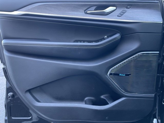 Used 2021 Jeep Grand Cherokee L Overland w/ Luxury Tech Group IV image 9