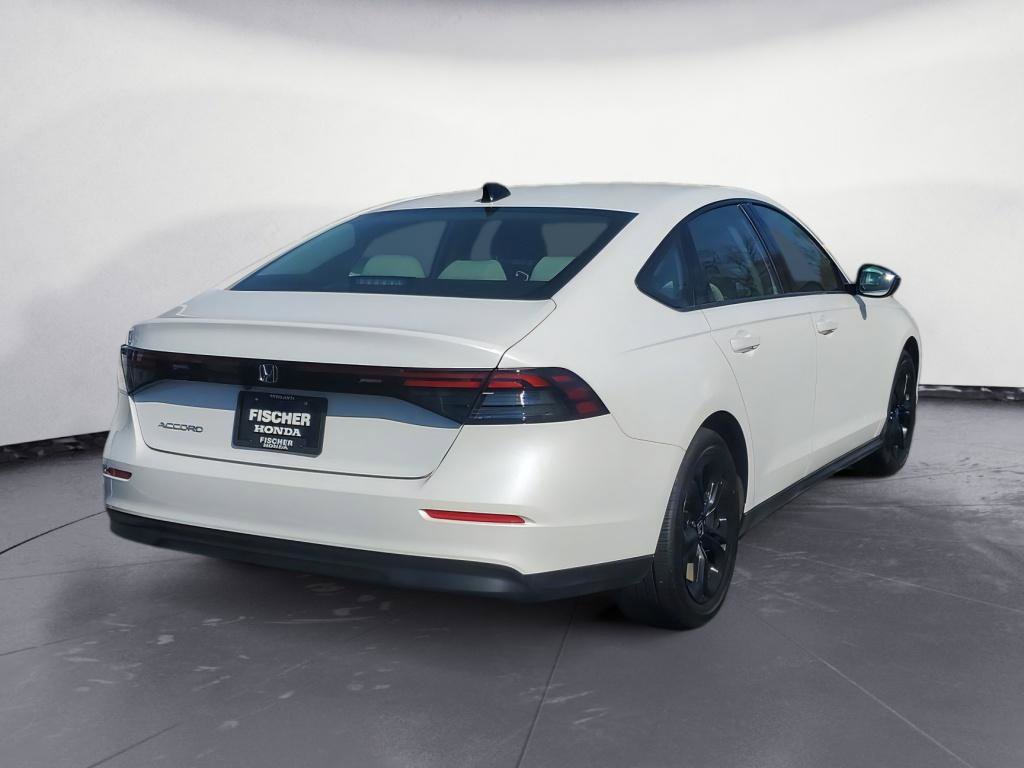 Certified 2025 Honda Accord SE image 3