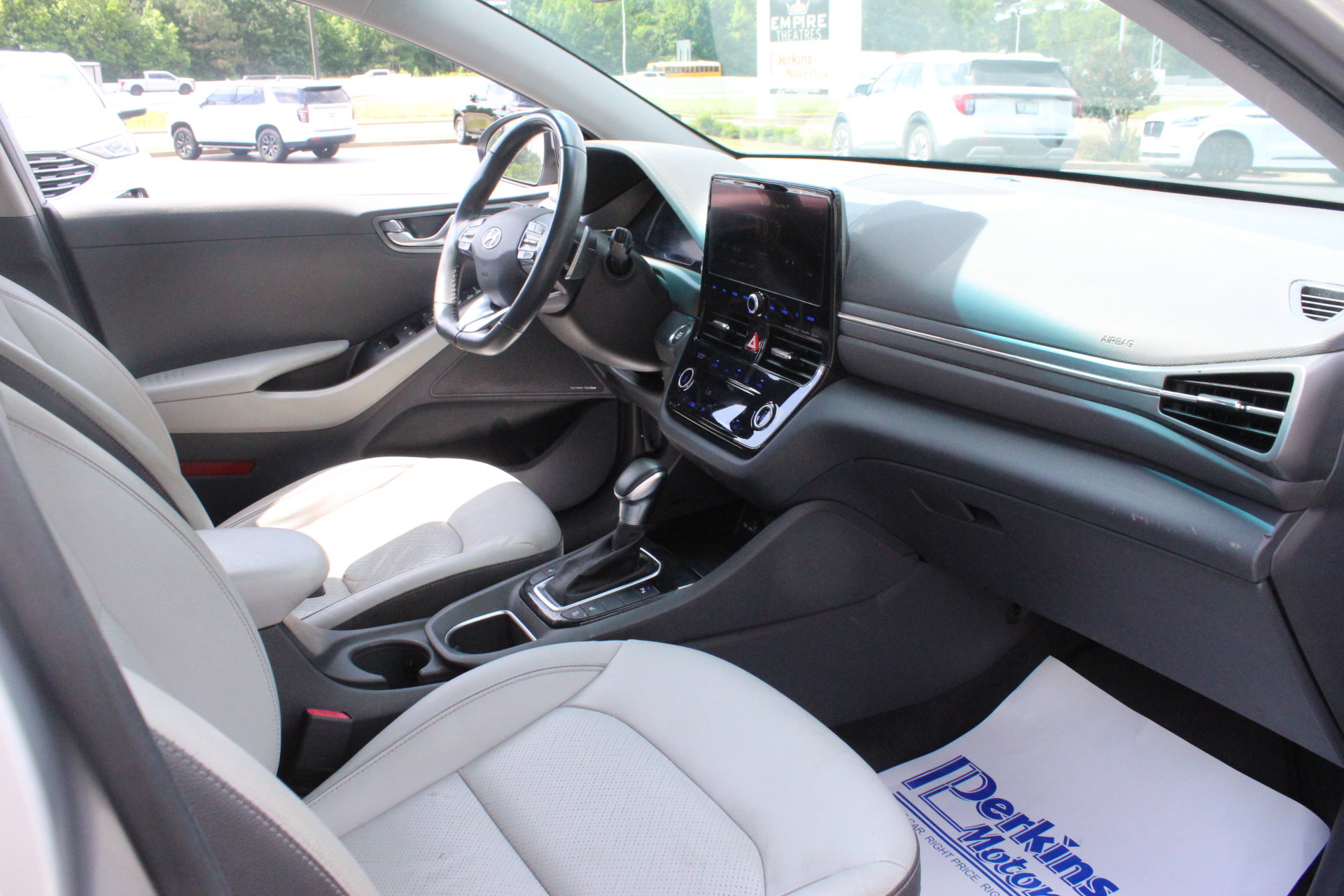 Used 2022 Hyundai Ioniq Limited FWD image 35