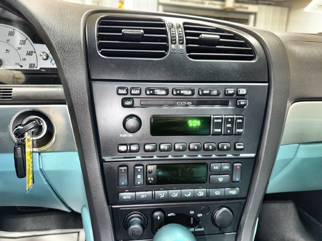Used 2002 Ford Thunderbird RWD image 12
