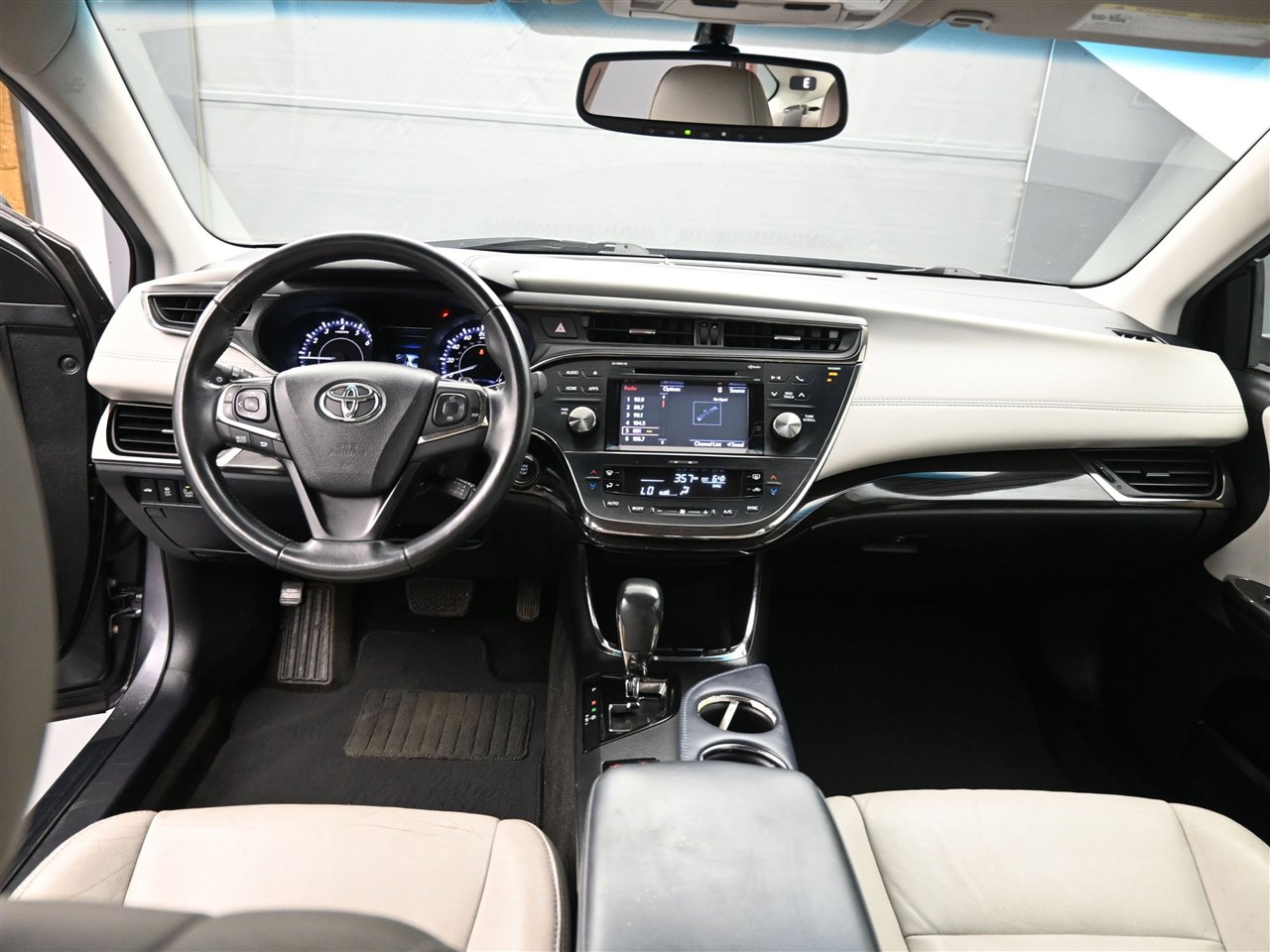 Used 2015 Toyota Avalon XLE Touring image 15