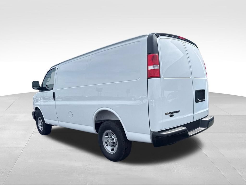 New 2026 Chevrolet Express 2500 w/ Driver Convenience Package RWD image 9