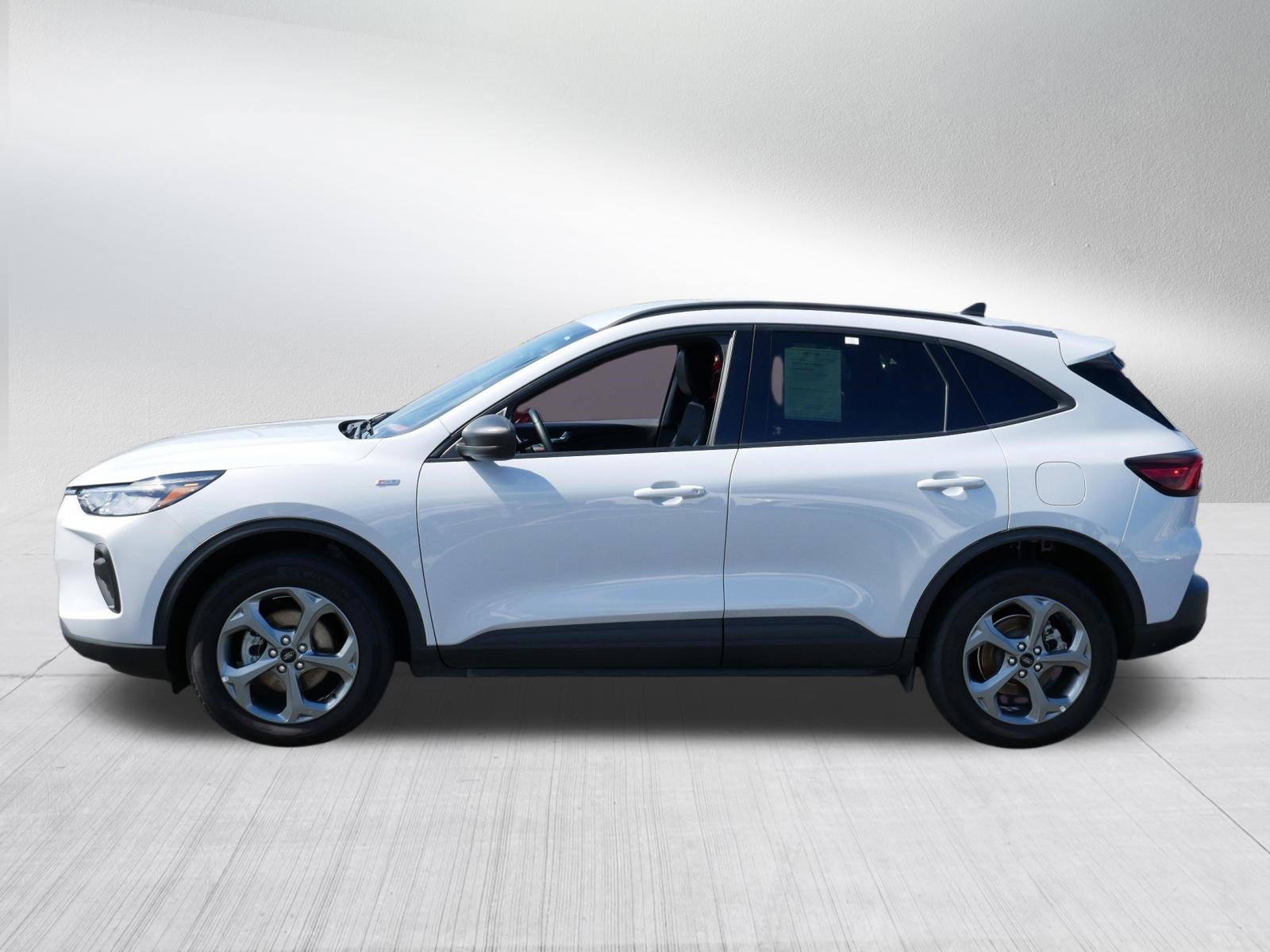 Used 2025 Ford Escape ST-Line AWD/4WD image 4