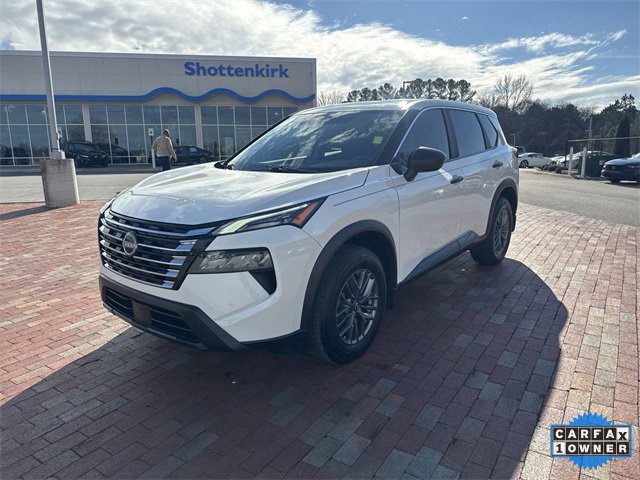 Used 2025 Nissan Rogue S image 32