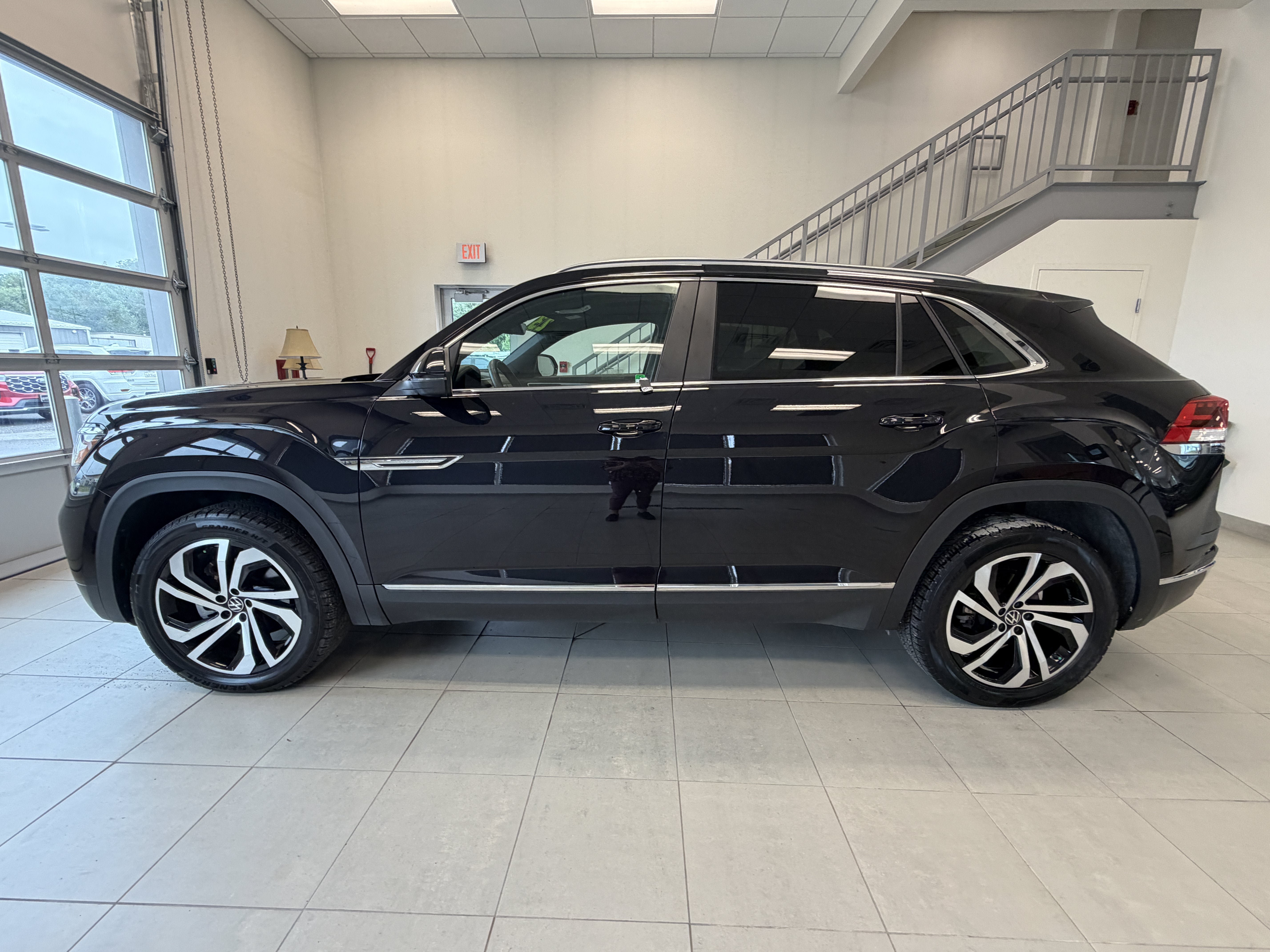Used 2023 Volkswagen Atlas Cross Sport SEL AWD/4WD image 5