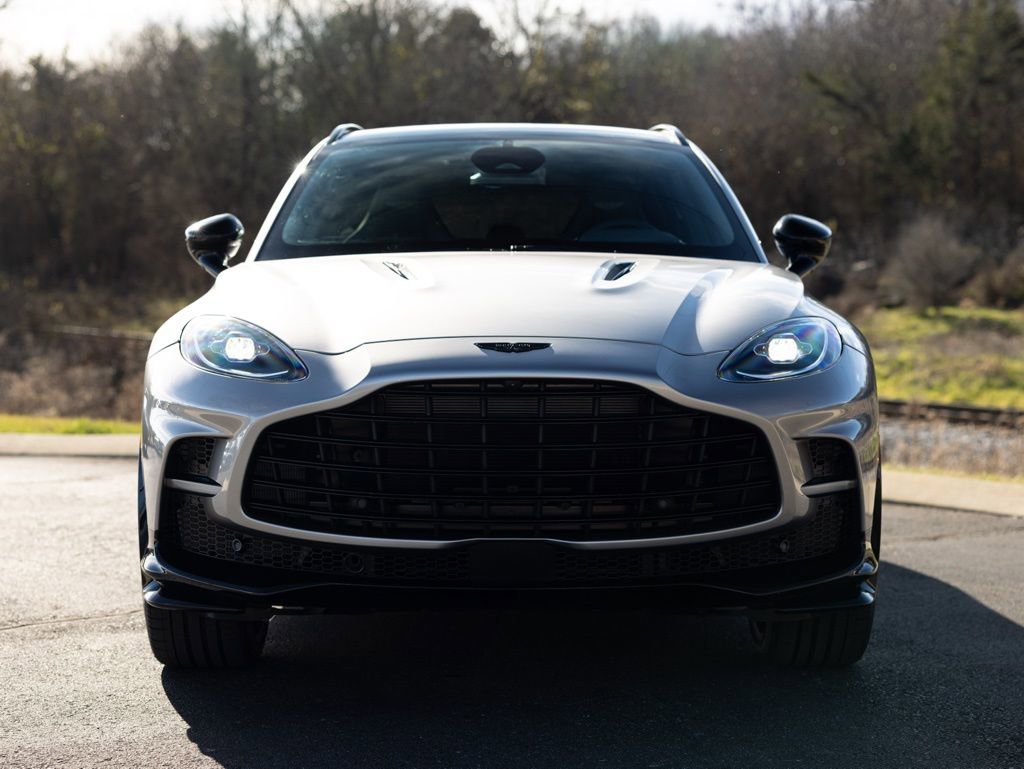 New 2026 Aston Martin DBX 707 image 12