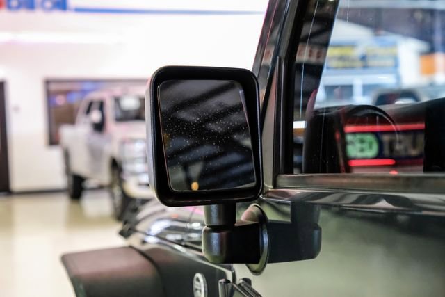 Used 2017 Jeep Wrangler Unlimited Willys image 37