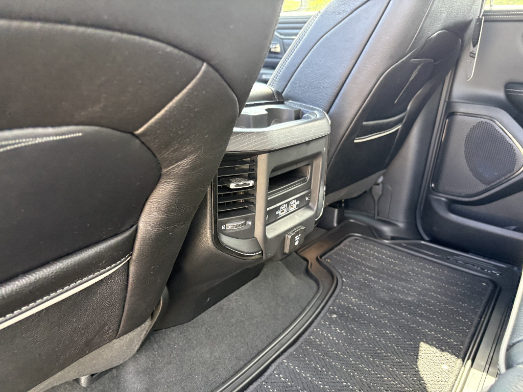 Used 2022 RAM 1500 Limited w/ Cold Weather Group AWD/4WD image 17