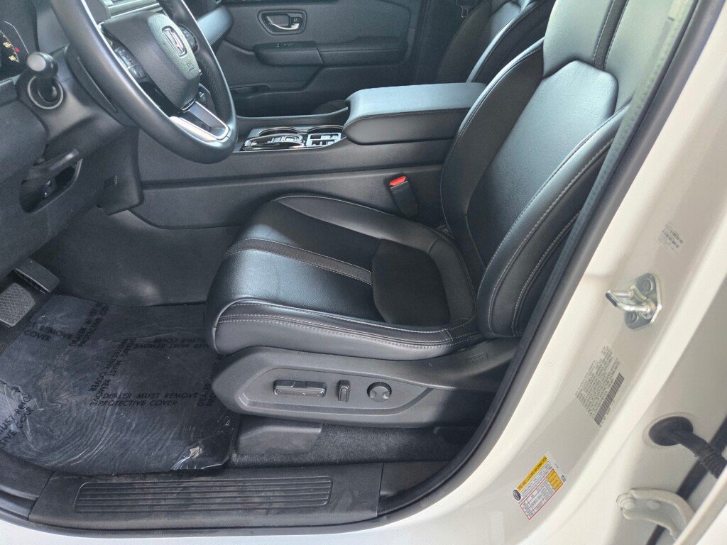 Certified 2023 Honda Pilot Touring image 21