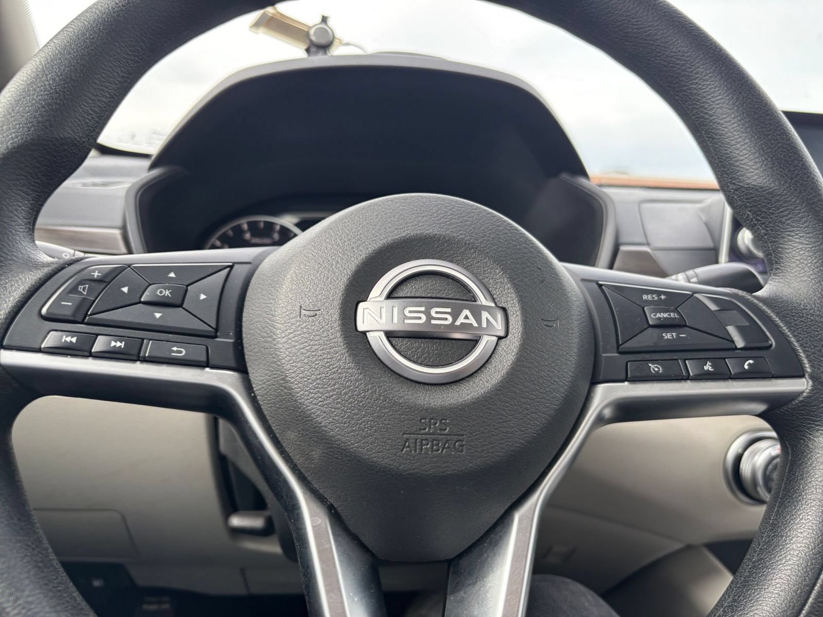 Used 2025 Nissan Altima 2.5 SV FWD image 27