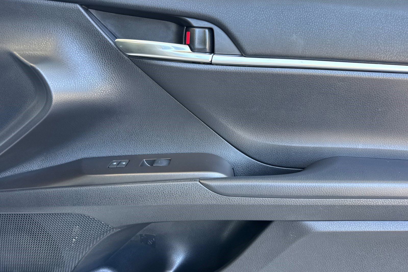 Used 2022 Toyota Camry LE FWD image 21