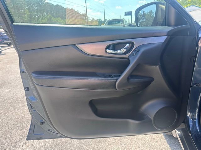 Used 2016 Nissan Rogue S AWD/4WD image 12