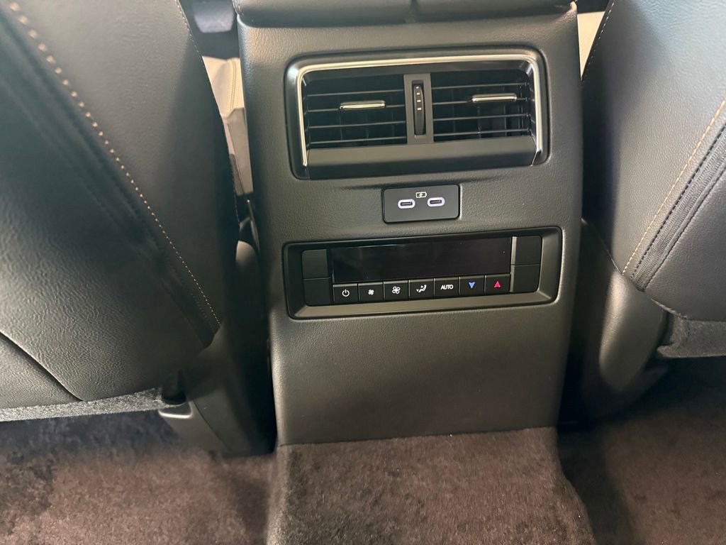 New 2025 MAZDA CX-90 Plug-In Hybrid w/ Preferred image 28