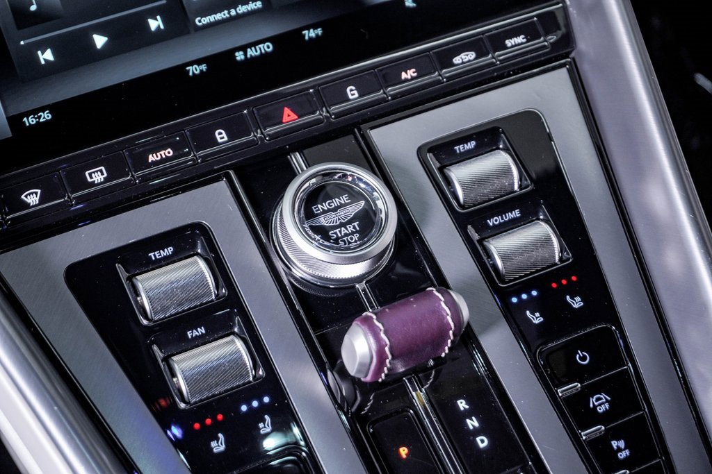 Used 2024 Aston Martin DB12 Coupe image 32