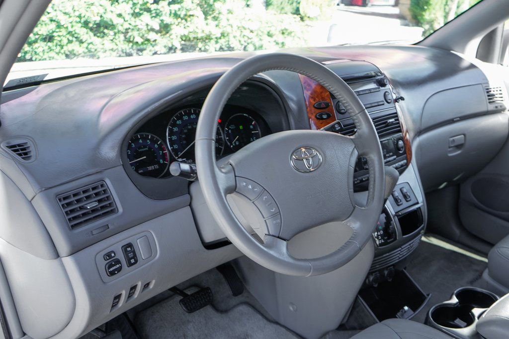Used 2007 Toyota Sienna XLE image 20