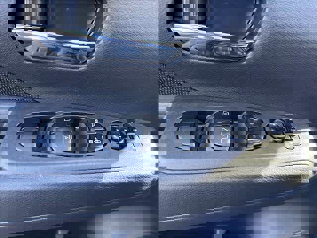 Used 2023 Nissan Kicks SV image 13