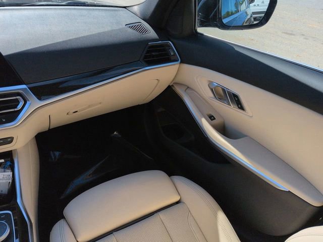 Used 2022 BMW 330e xDrive w/ Premium Package image 17