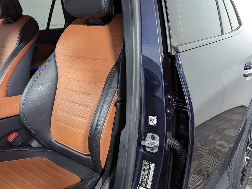 Used 2023 Mercedes-Benz GLC 300 4MATIC image 16