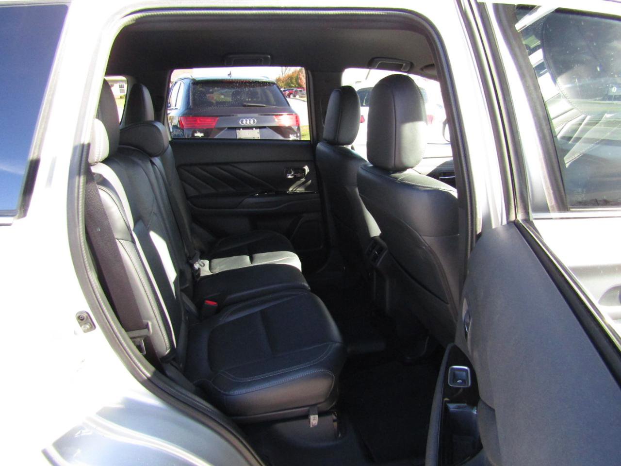 Used 2022 Mitsubishi Outlander SEL AWD/4WD image 24