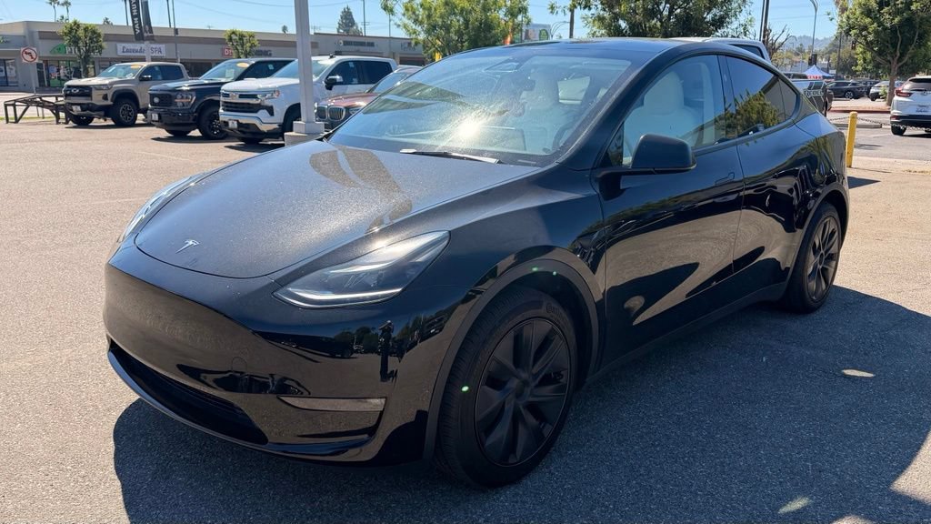 Used 2025 Tesla Model Y Long Range AWD/4WD image 3