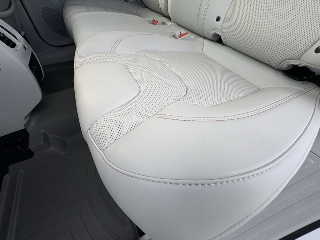 Used 2019 Jeep Cherokee Limited image 30