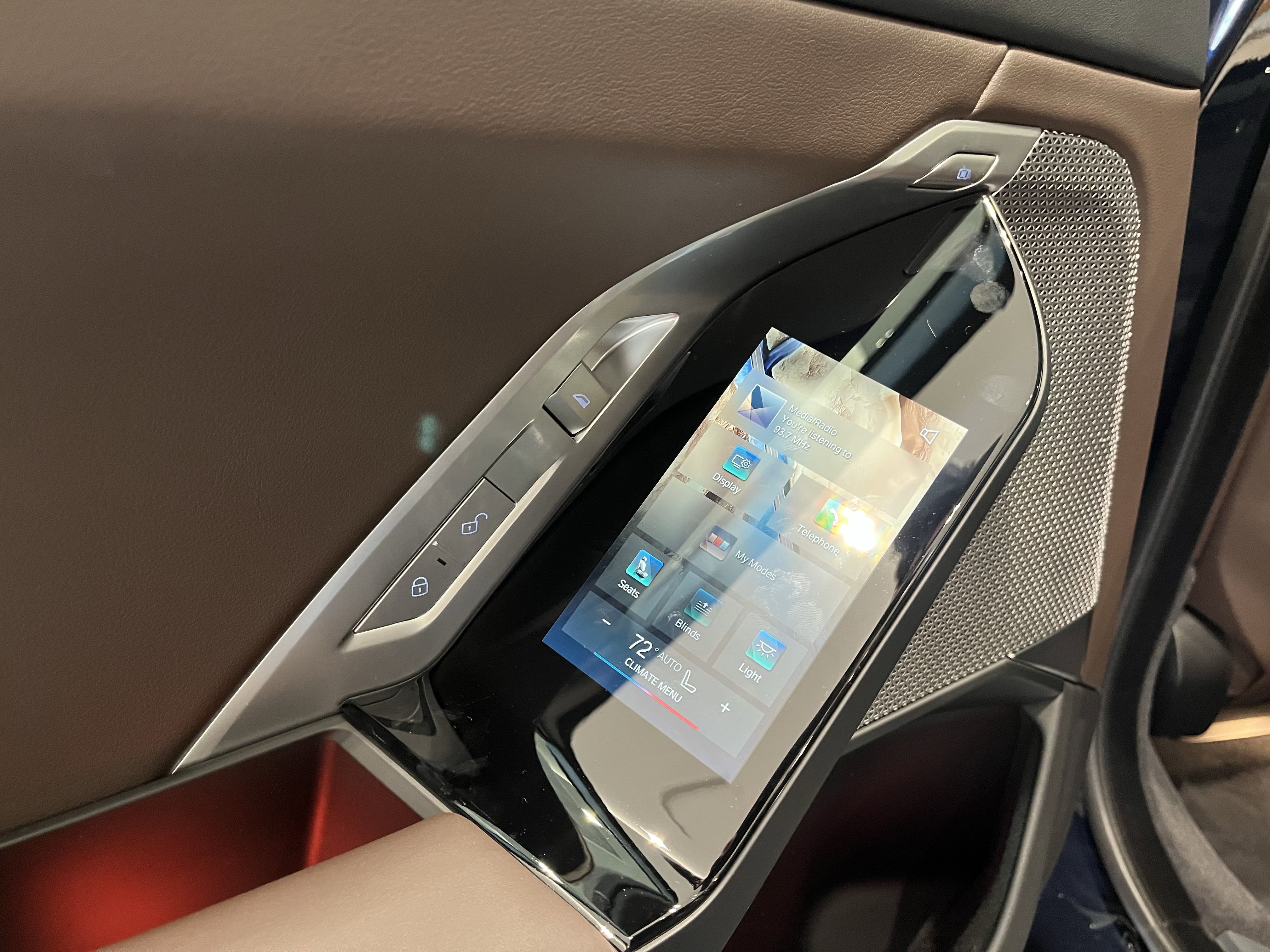 Used 2025 BMW i7 xDrive60 w/ Executive Package image 18