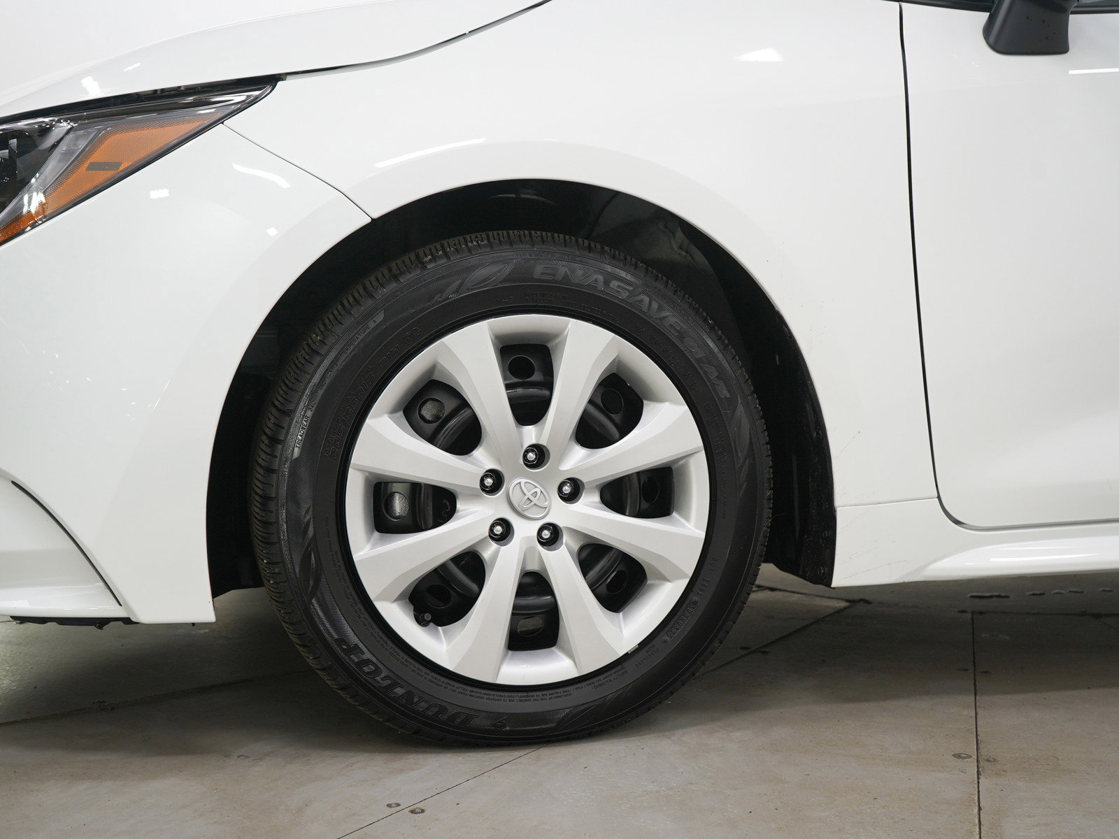 Used 2025 Toyota Corolla LE FWD image 28