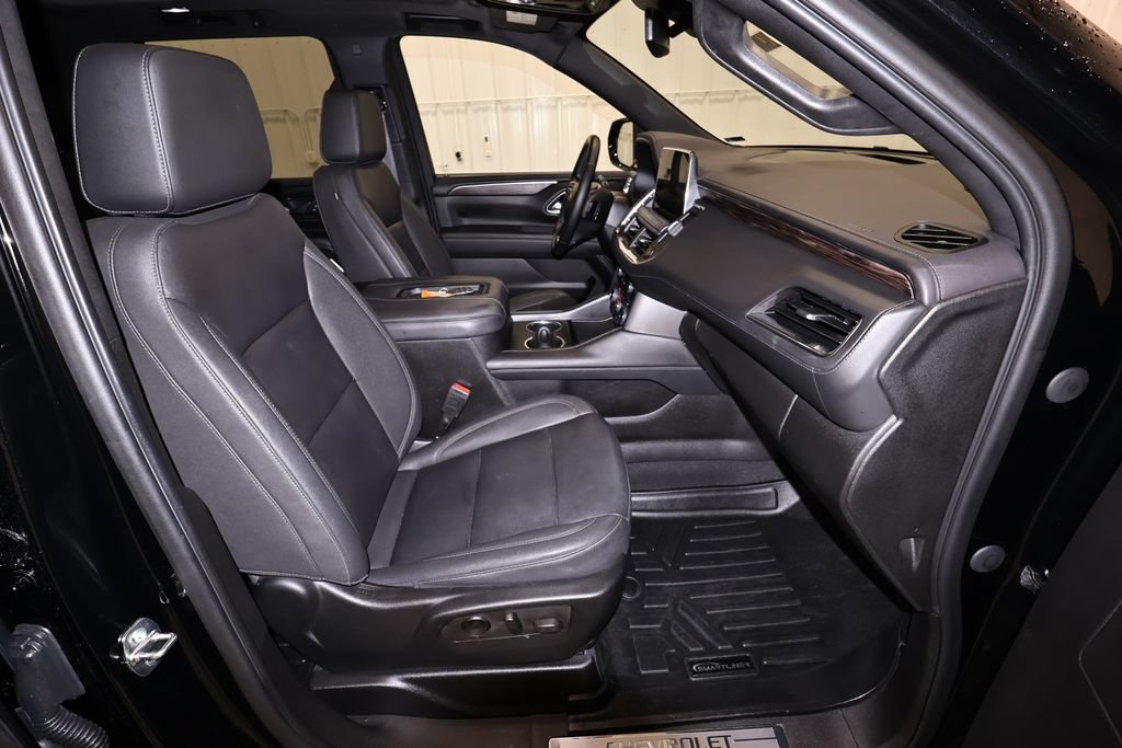 Used 2023 Chevrolet Tahoe Z71 w/ Luxury Package AWD/4WD image 22