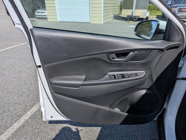 Used 2022 Hyundai Kona SEL w/ Cargo Package image 21