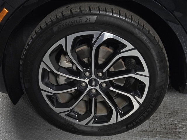 Certified 2024 Lincoln Nautilus Reserve image 9