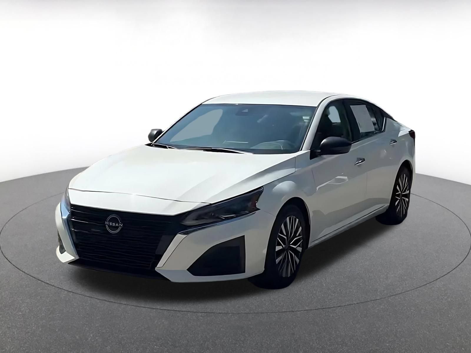 Used 2025 Nissan Altima 2.5 SV FWD image 5