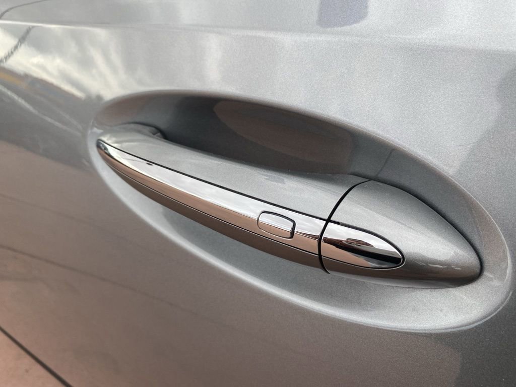 Used 2023 Buick Envision Preferred image 16