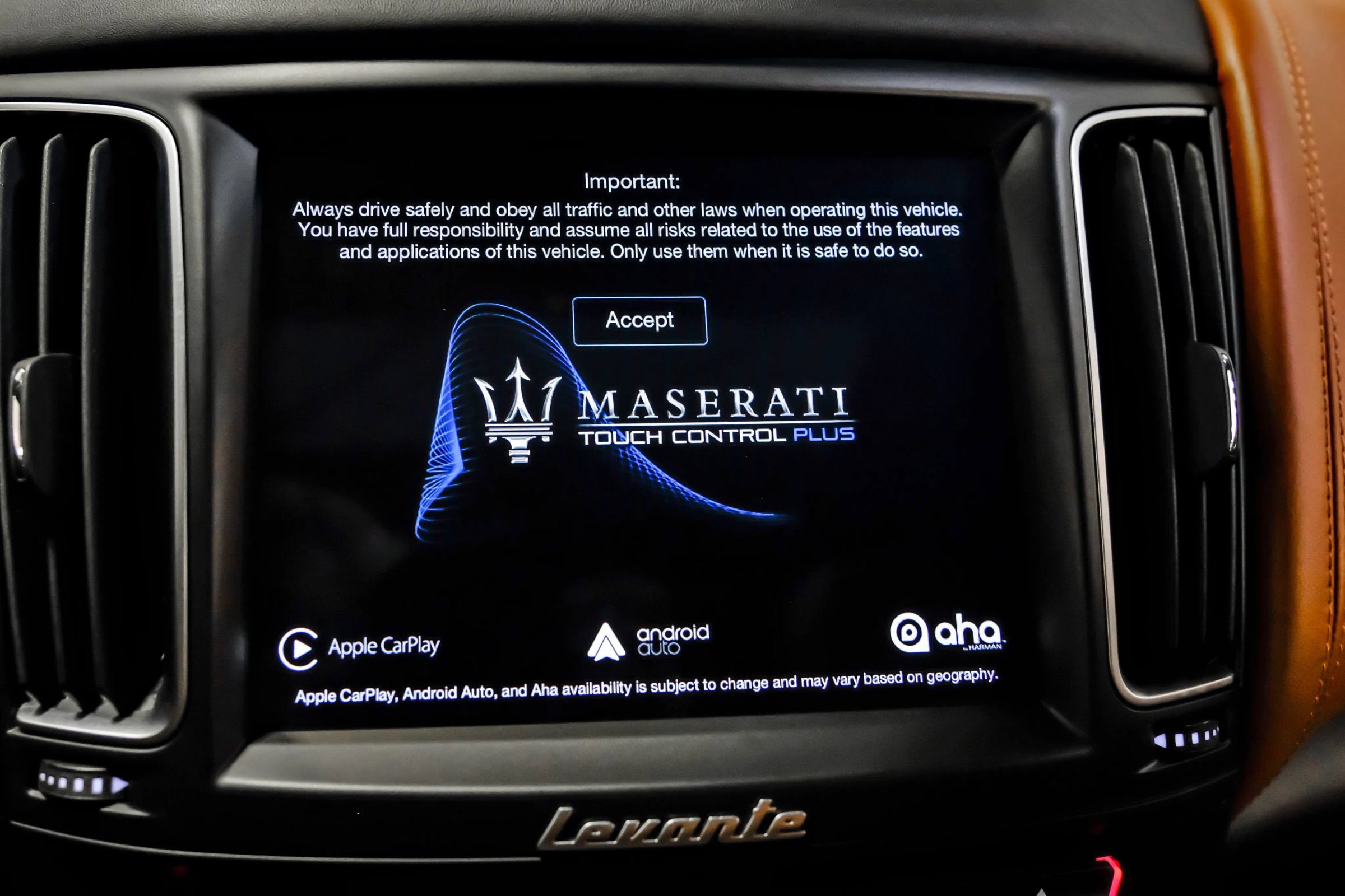 Used 2018 Maserati Levante GranLusso image 19