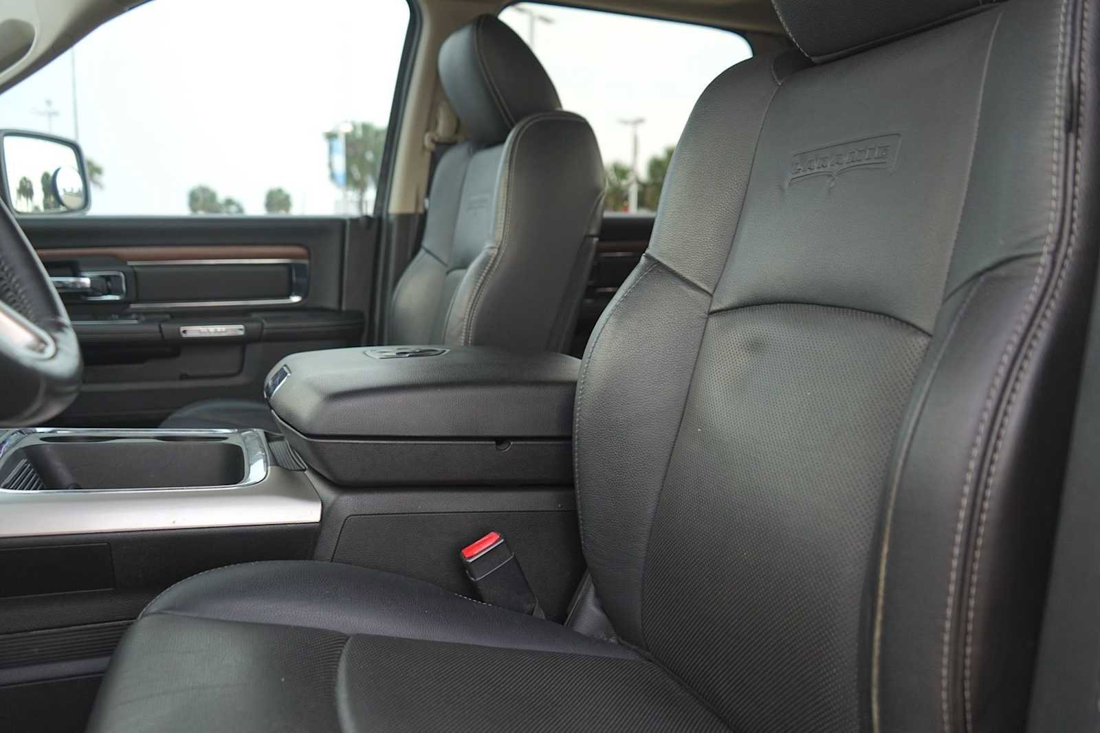 Used 2016 RAM 1500 Laramie w/ Convenience Group AWD/4WD image 11