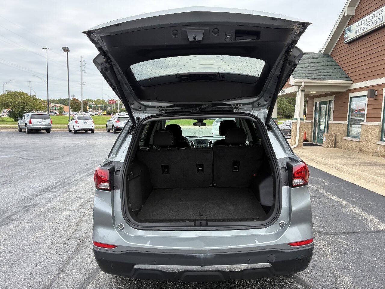 Used 2023 Chevrolet Equinox LT AWD/4WD image 18