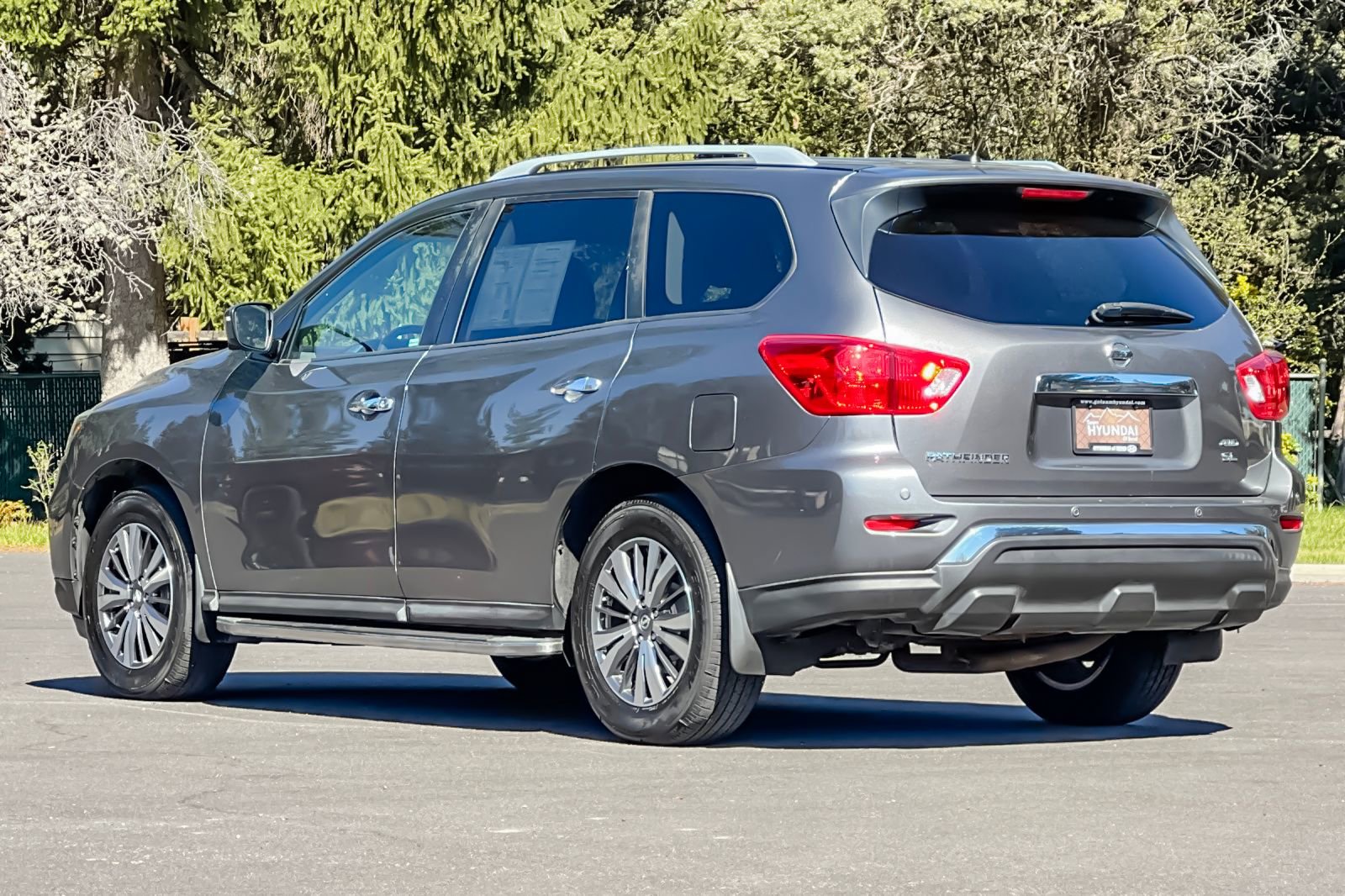 Used 2018 Nissan Pathfinder SL image 6