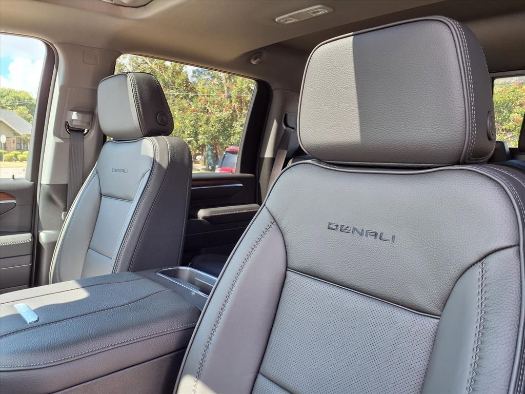 New 2026 GMC Sierra 2500 Denali w/ Denali Reserve Package image 15
