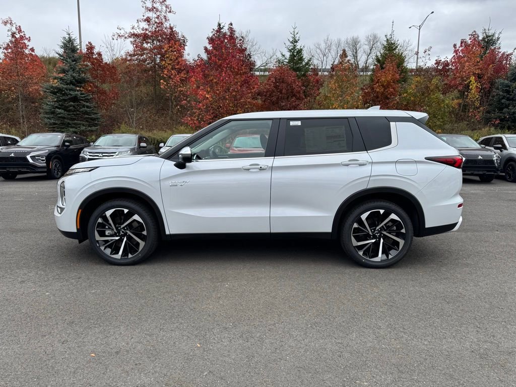 New 2025 Mitsubishi Outlander SE AWD/4WD image 3