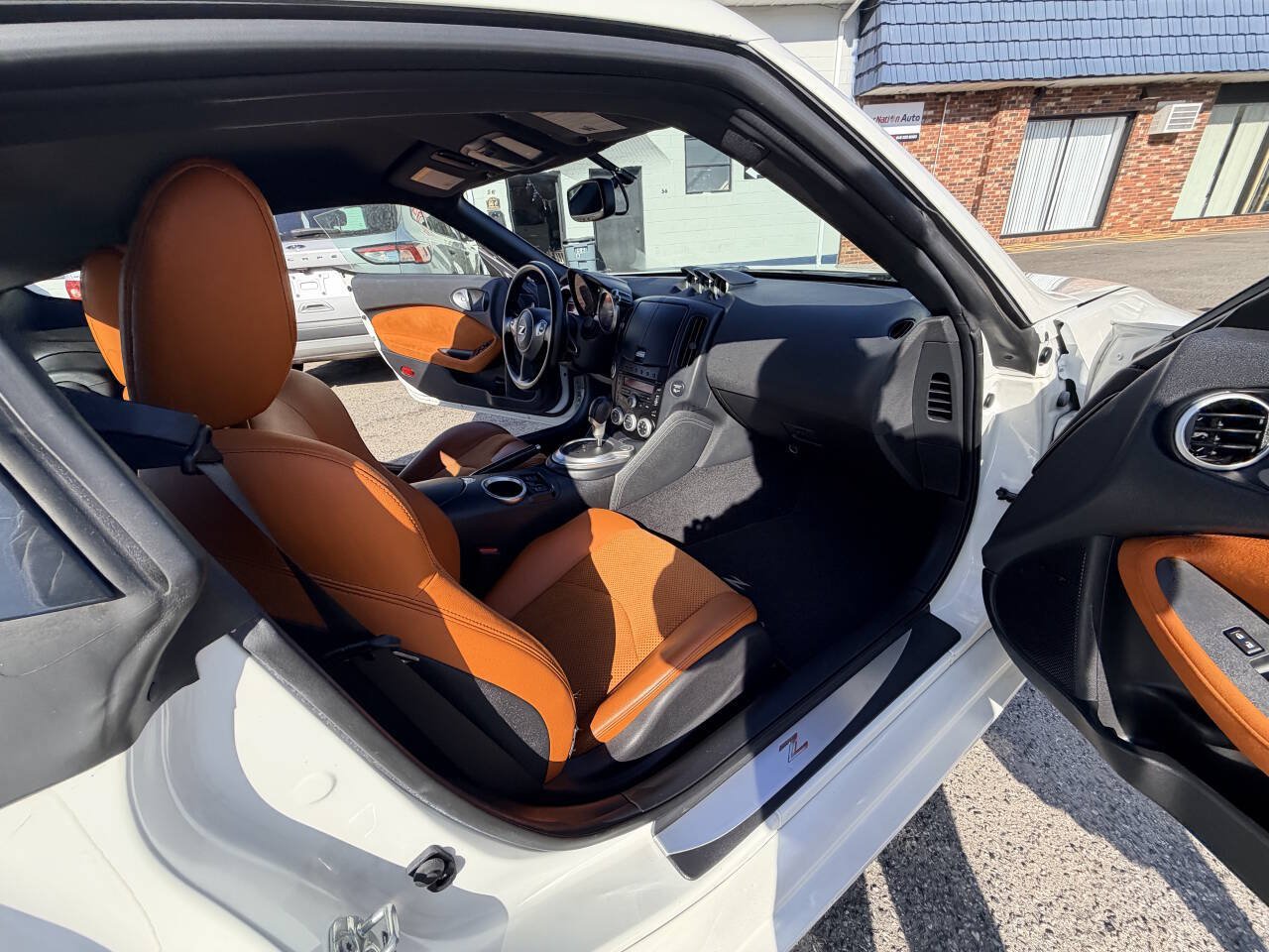 Used 2012 Nissan 370Z Touring RWD image 17