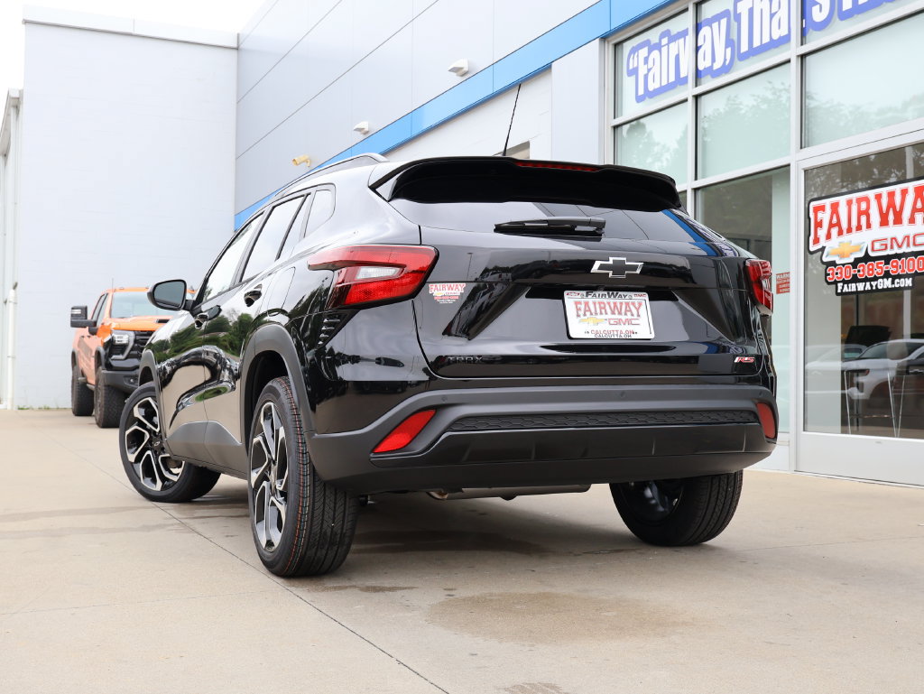 New 2026 Chevrolet Trax RS w/ Sunroof Package FWD image 35