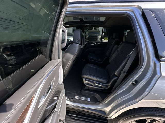 Certified 2023 Cadillac Escalade Sport Platinum w/ LPO, ONYX Package AWD/4WD image 31