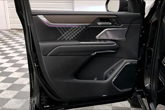 Used 2025 GMC Acadia Denali w/ Super Cruise Package image 21