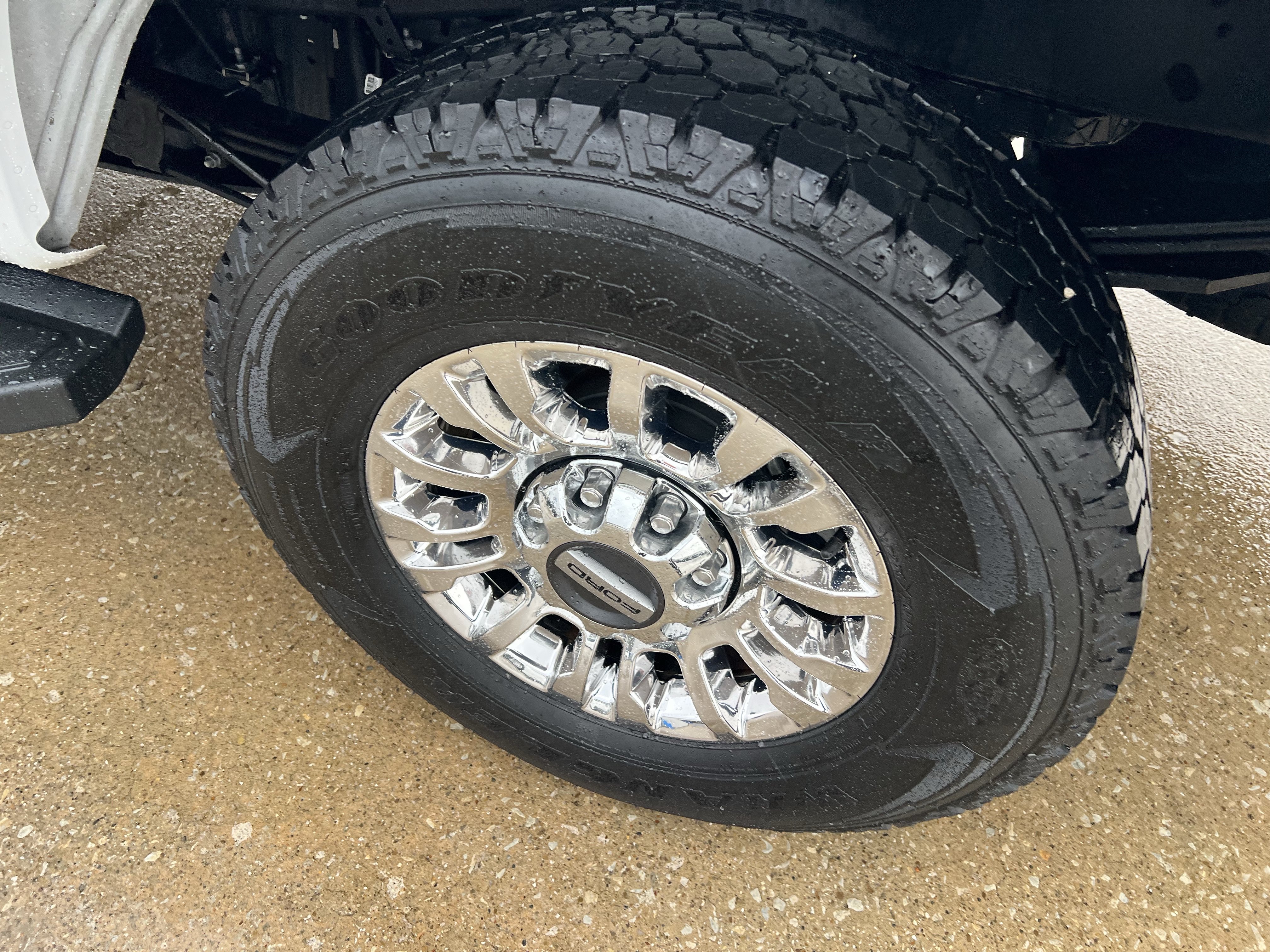 Used 2022 Ford F250 XLT w/ XLT Premium Package AWD/4WD image 15
