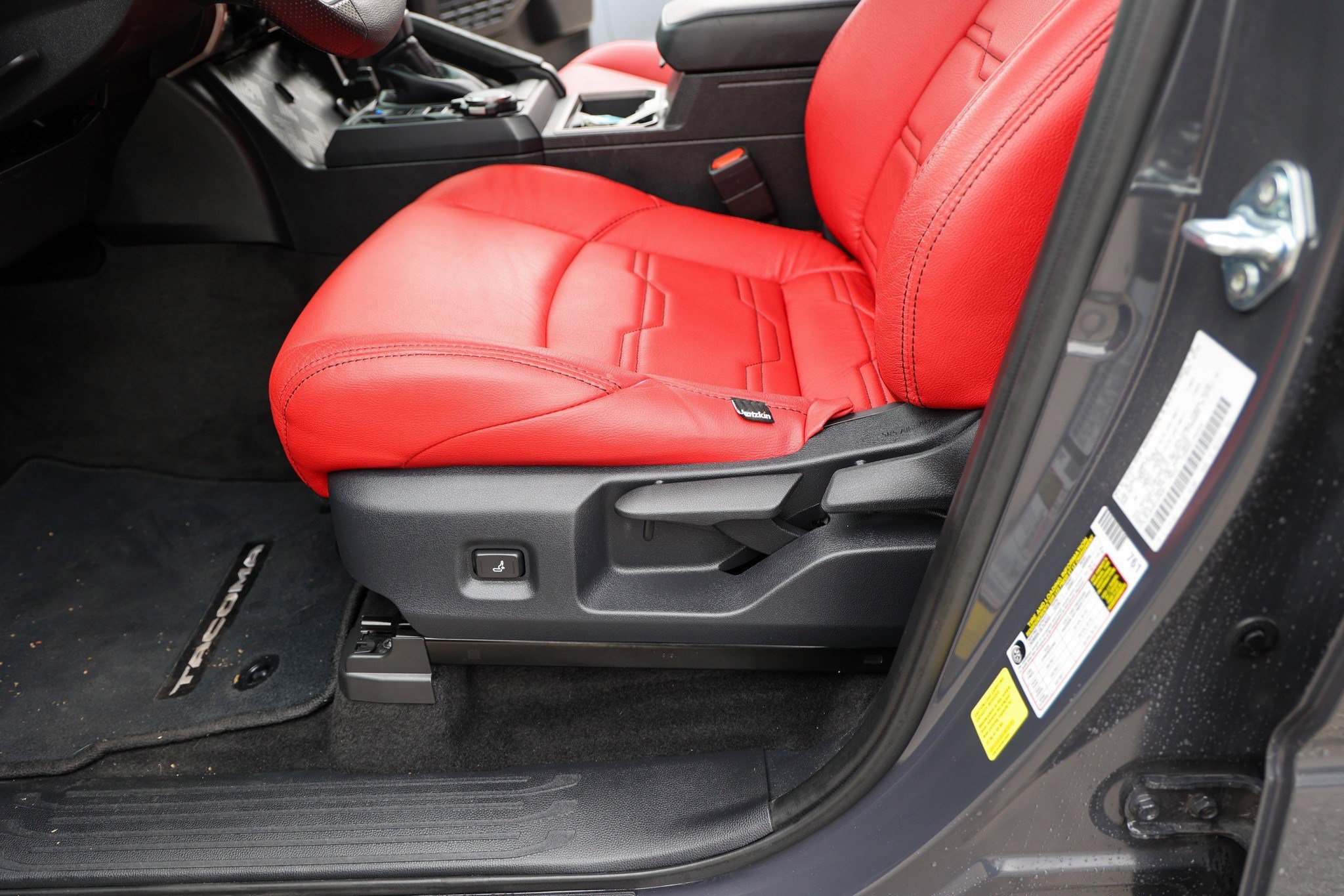 Certified 2025 Toyota Tacoma SR5 image 43