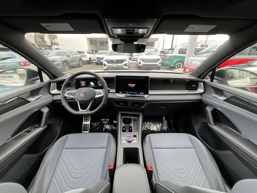 New 2026 Volkswagen Tiguan SE R-Line image 14