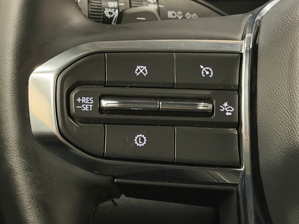 Certified 2025 GMC Acadia Elevation AWD/4WD image 40