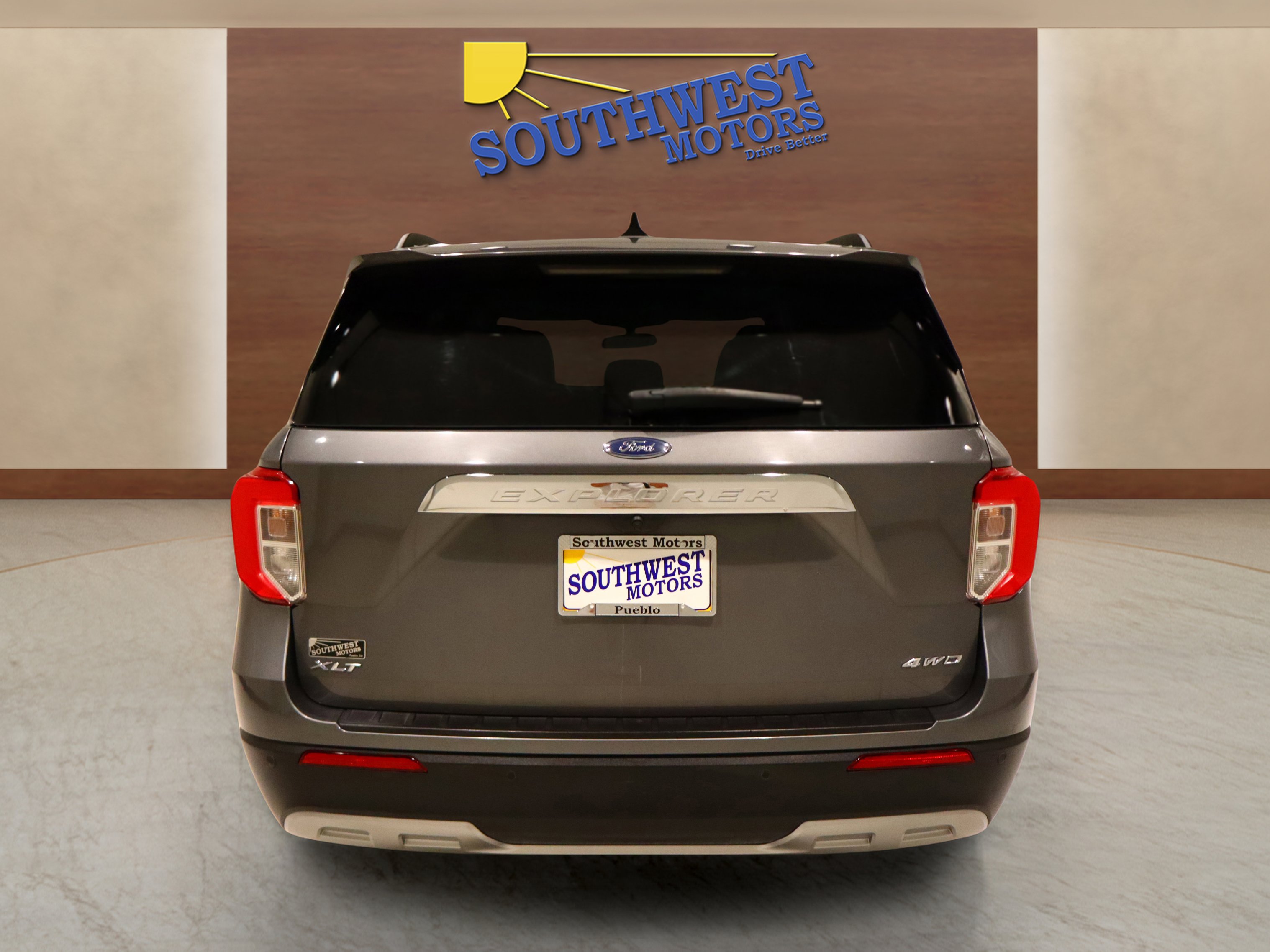 Used 2024 Ford Explorer XLT w/ Equipment Group 202A image 3